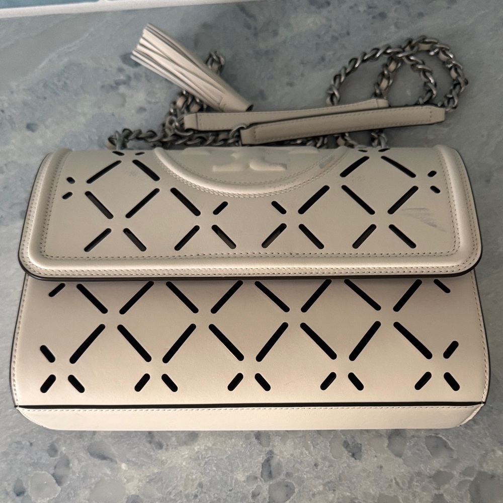 Tory Burch Cream Cut-Out Shoulder Bag - Picture 4 of 16